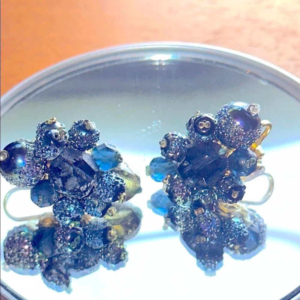 Vintage De Marlo Navy Blue & Gold Tine‎ Bead Cluster Clip On Earrings